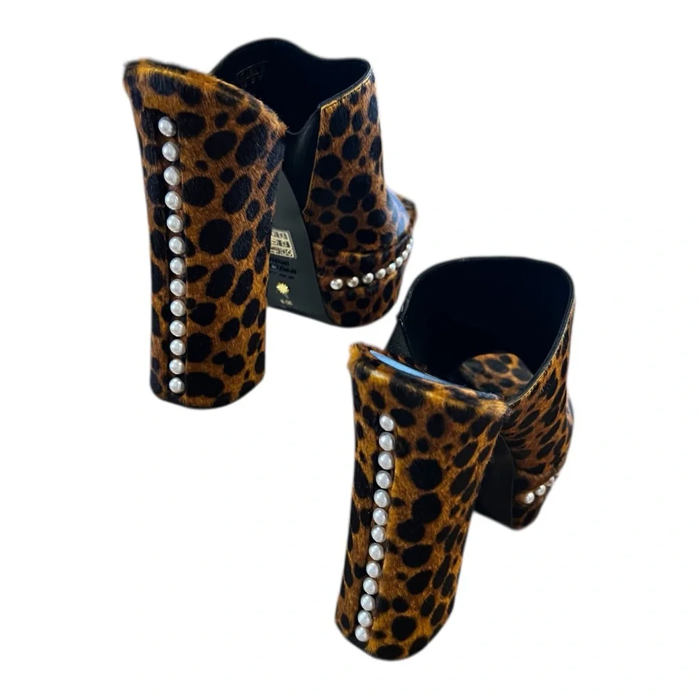 Stuart Weitzman new box